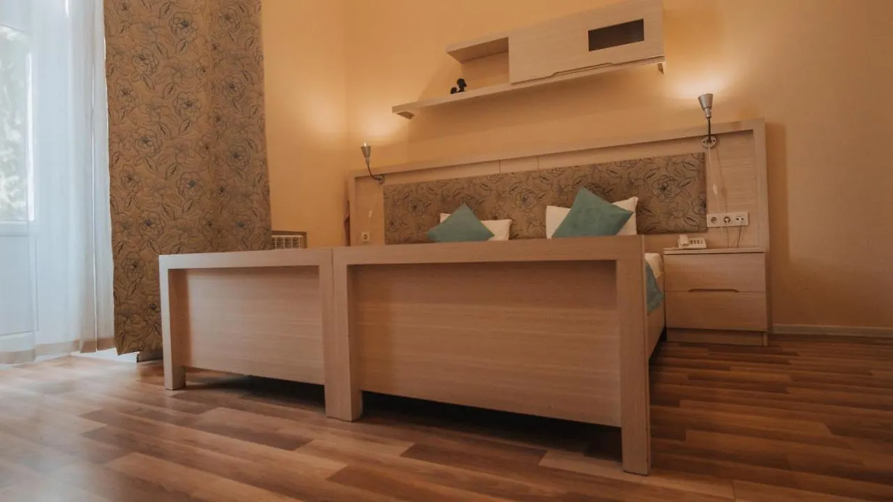Targovi Hotel Baku 3*,